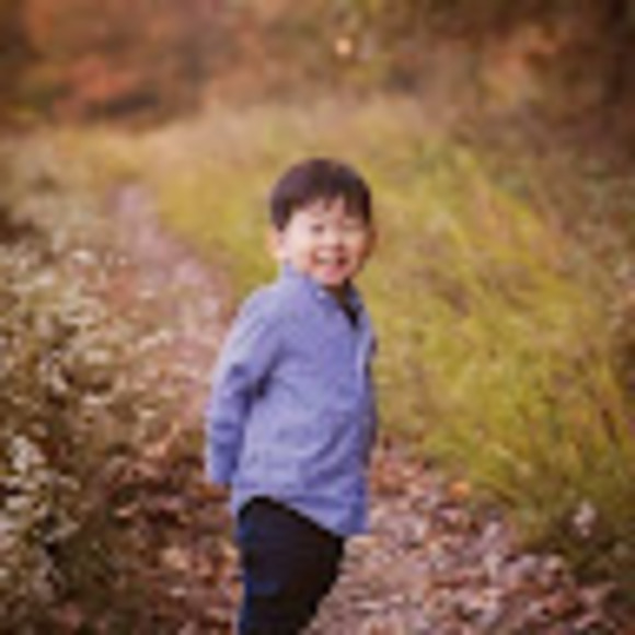 Profile Picture of Myong Kim (@myongwukim) on Poshmark