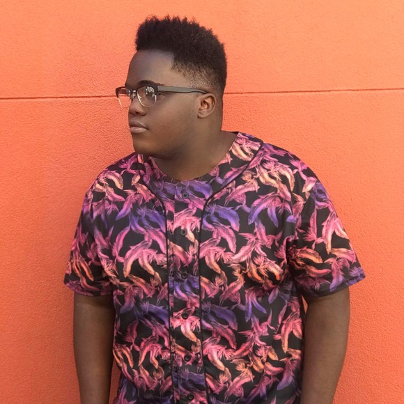 Profile Picture of Orlando Rylander (@orylander) on Poshmark