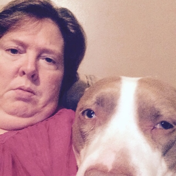 Profile Picture of Rebecca Vess (@rlv5277) on Poshmark