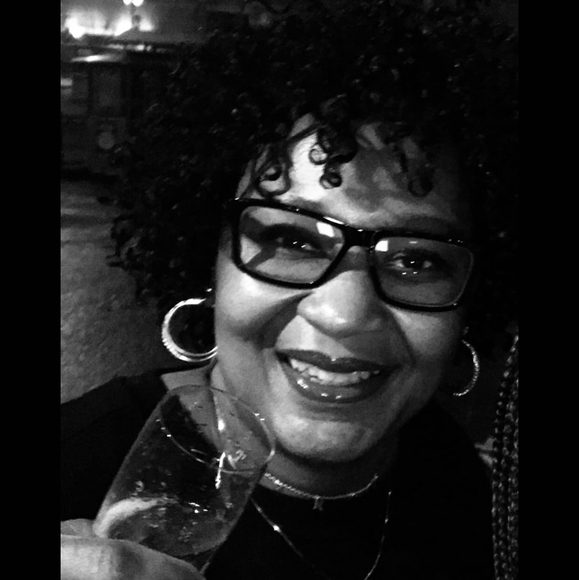 Profile Picture of Terri Holloway (@hollowayt82) on Poshmark