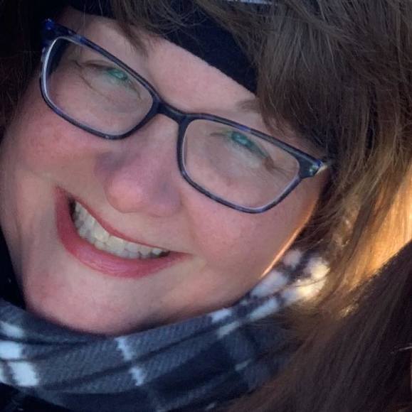 Profile Picture of Shannon Kranyik (@kranyikfamily) on Poshmark