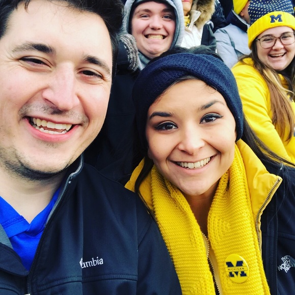 Profile Picture of Taylor Farrell (@tfarrell625) on Poshmark