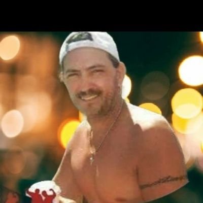 Profile Picture of Michael Carbonneau (@michael01067109) on Twitter