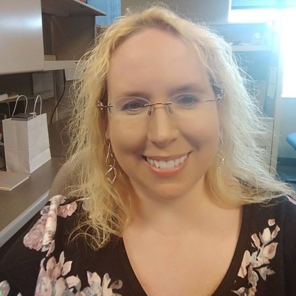 Keely Zieser - Poshmark Profile Picture of Keely Zieser (@keelyzieser) on Poshmark