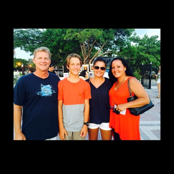 Sonya Krulikowski - Poshmark Profile Picture of Sonya Krulikowski (@sonyetto) on Poshmark