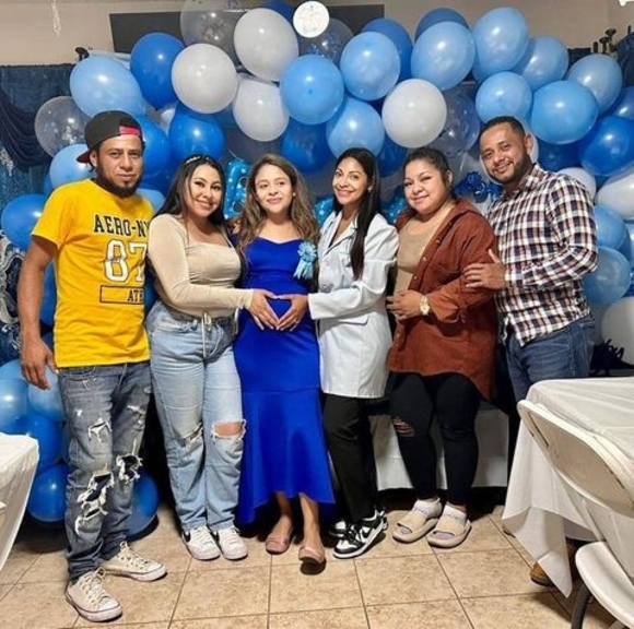 Profile Picture of Chirinos Chirinos (@chirinoschirino) on Poshmark