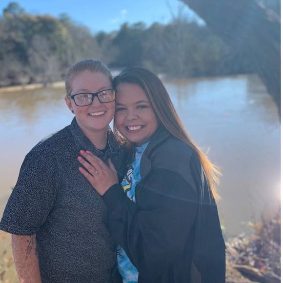 Profile Picture of Emory Arledge-cook (@emory_cook98) on Poshmark