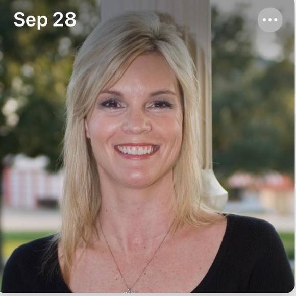 Profile Picture of Shelly Bass (@shell1) on Poshmark