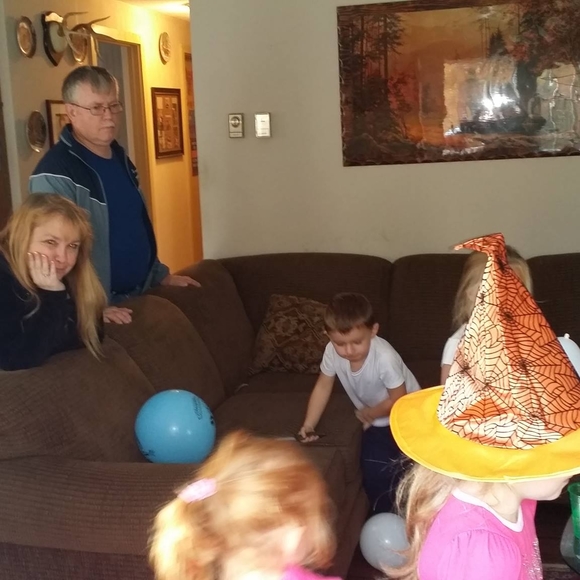 Profile Picture of Debbie Hinckley (@debbi057) on Poshmark