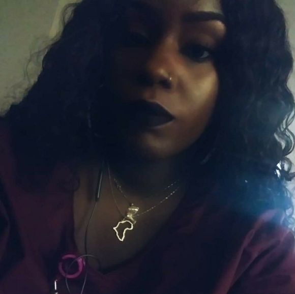 Profile Picture of Kyandrea Copland (@myzkyky88) on Poshmark
