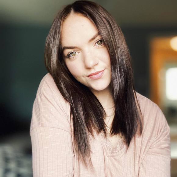 Profile Picture of Casey Viers (@caseyjean12) on Poshmark