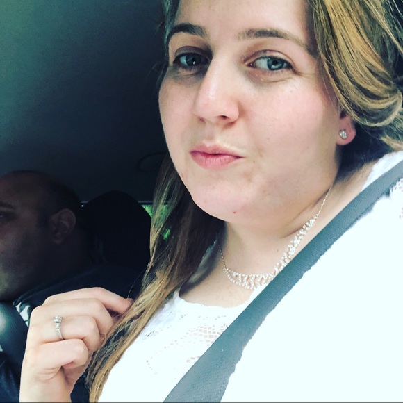 Profile Picture of Nicole Badome (@mrsg8983) on Poshmark