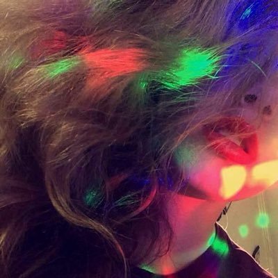 Profile Picture of Michelle Modlin (@love_shellsterr) on Twitter