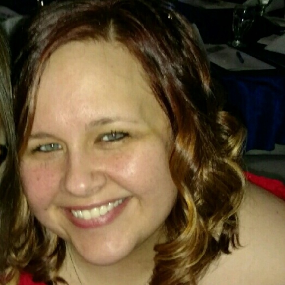 Profile Picture of Katie Poppenga (@kpoppenga) on Poshmark