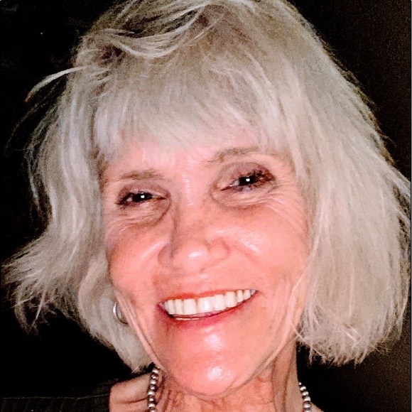 Profile Picture of Karen Karash (@karash7) on Poshmark