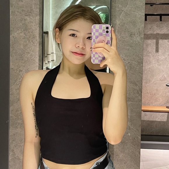 Profile Picture of Wuduo Zhang (@nicole373) on Poshmark