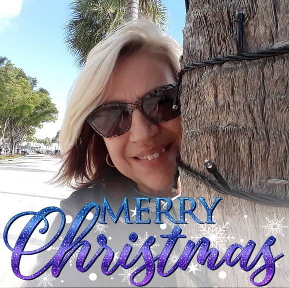 Profile Picture of Isabel Walker (@criswalker2011) on Poshmark