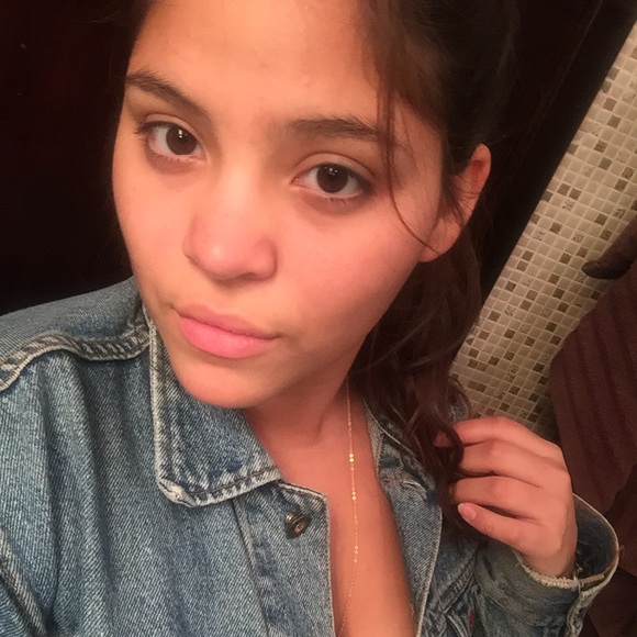 Profile Picture of Lorena Cordero (@lolalory) on Poshmark