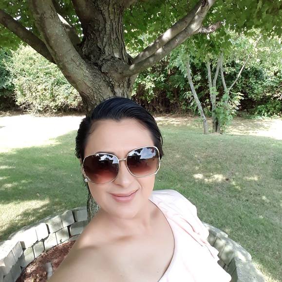 Profile Picture of Esmeralda Argote (@ramonaargote831) on Poshmark