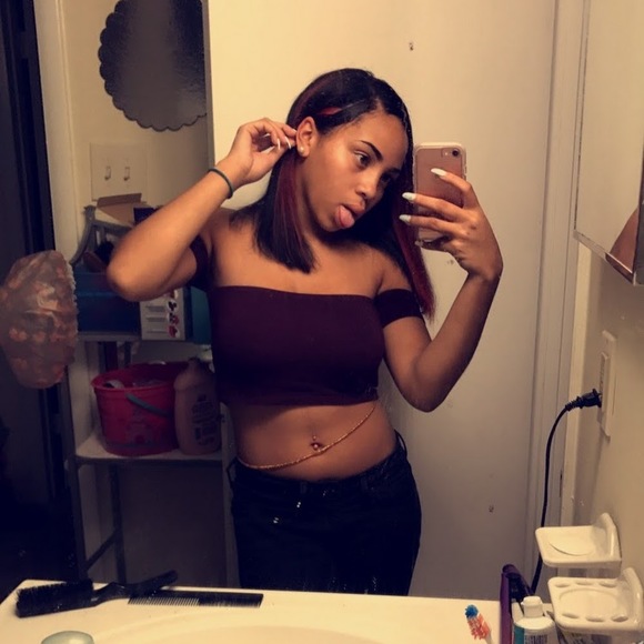 Profile Picture of Simplyy Ebbs (@simplyyebbs) on Poshmark