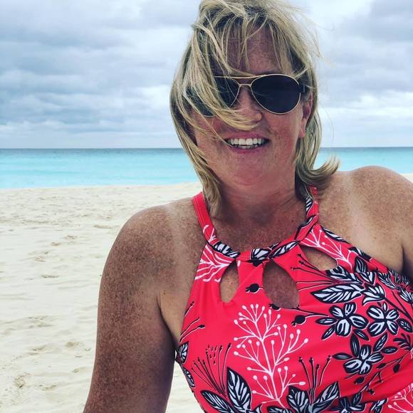 Profile Picture of Lynn Waldmiller hutchison (@lhutch72) on Poshmark