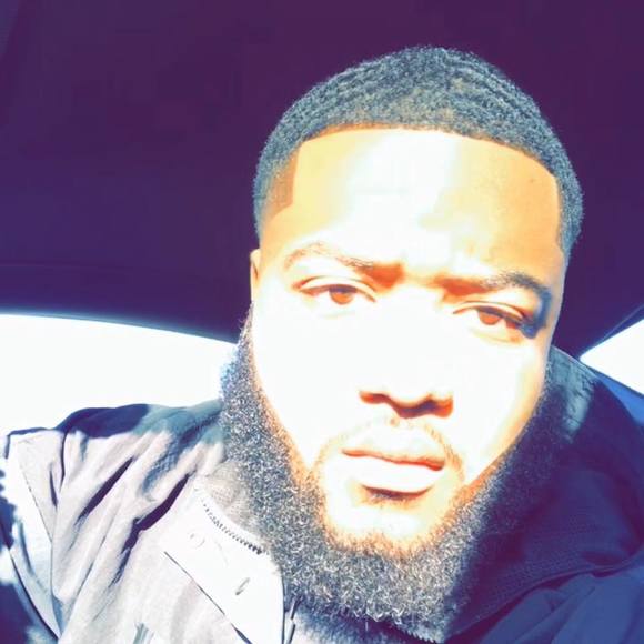Profile Picture of Darrian Steele (@darrian19) on Poshmark