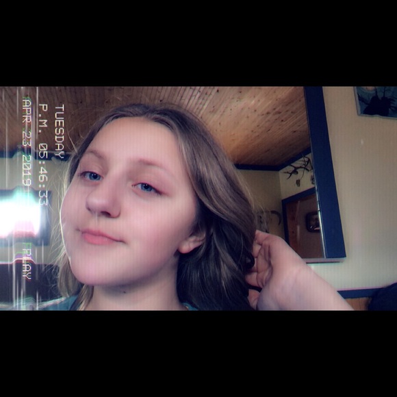 Profile Picture of Zoey Benrud (@zbenrud) on Poshmark
