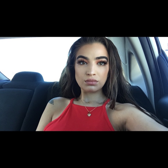 Profile Picture of Ariel Aguilera (@arieln2003) on Poshmark