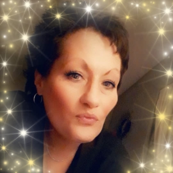 Profile Picture of Claudine Dyas (@claudinedyas) on Poshmark