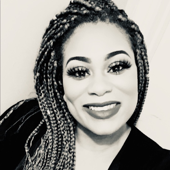 Profile Picture of Jacqueline Sisk (@simplysisk) on Poshmark