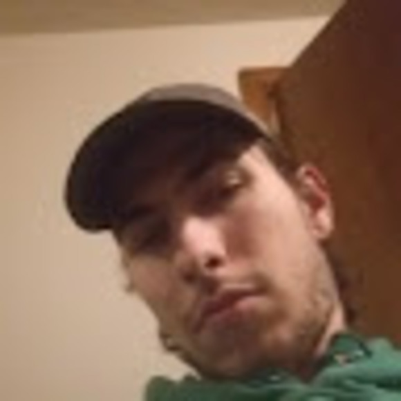 Profile Picture of Giorgos Theodoropoulos (@giorgost) on Poshmark