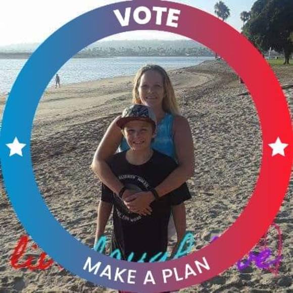 Profile Picture of Kelleeanddylan Jakeway (@jakewayk) on Poshmark