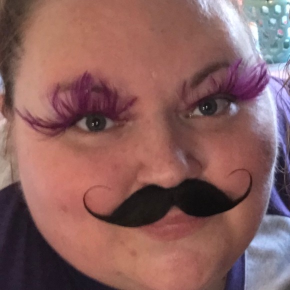 Profile Picture of Jennifer Alfter (@jjefner81) on Poshmark