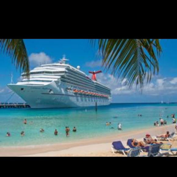 Profile Picture of Heather Peruski (@hperuski) on Poshmark