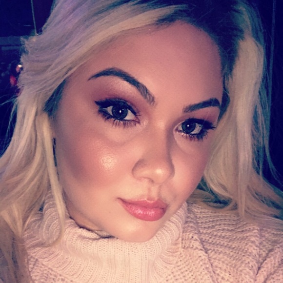 Profile Picture of Erika Heser (@eheser) on Poshmark