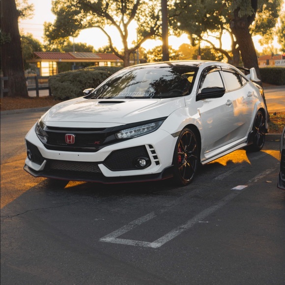 Profile Picture of Wennie Daarol (@wennied) on Poshmark