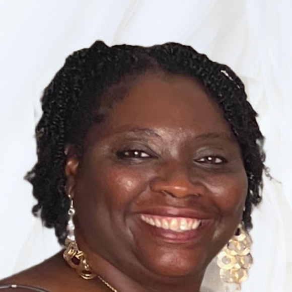Profile Picture of Yolanda Magee (@yolanda51484) on Poshmark