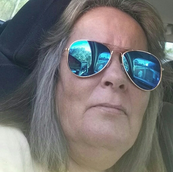 Profile Picture of Donna Steele (@donnasteele16) on Poshmark
