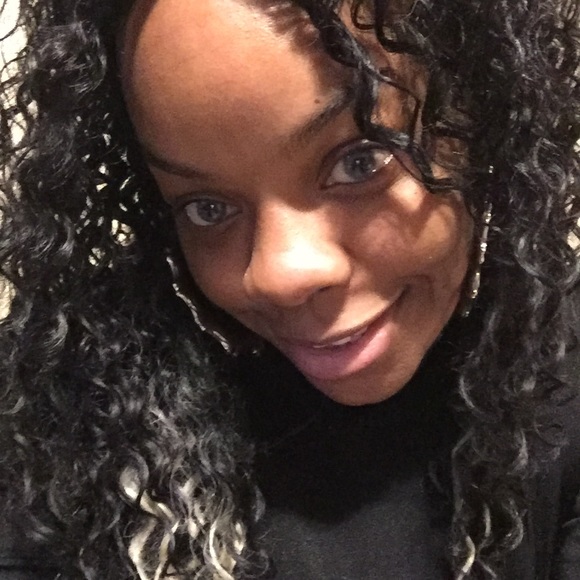 Profile Picture of Cali Cali (@calisoblessed) on Poshmark