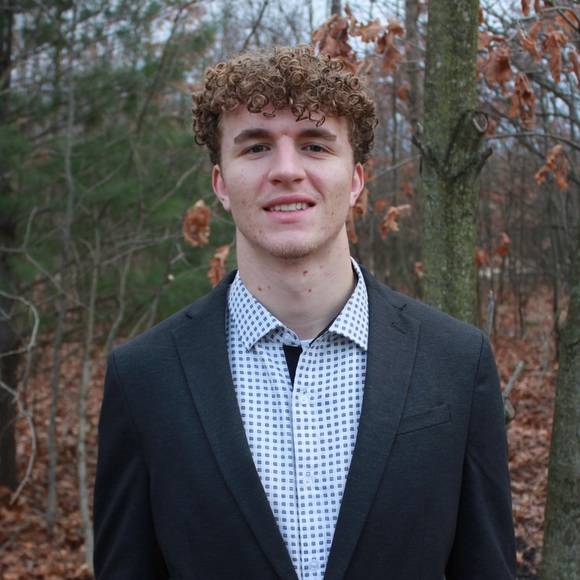 Profile Picture of Logan Manciu (@loganmanciu) on Poshmark