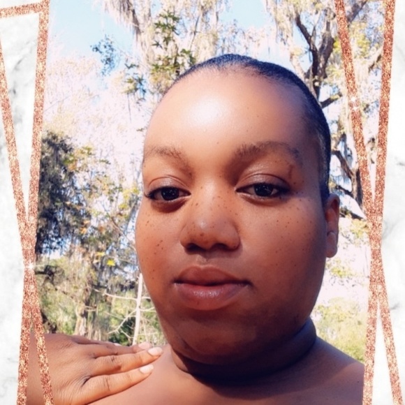 Profile Picture of Sherrika Blake (@sherrikablake) on Poshmark