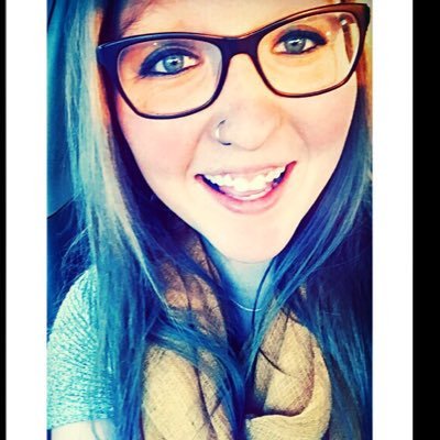 Profile Picture of Allison Breen  ⚡️ (@AlJans17) on Twitter