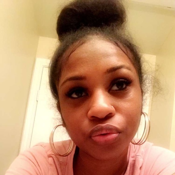 Profile Picture of Bria Harcum (@bharcum) on Poshmark
