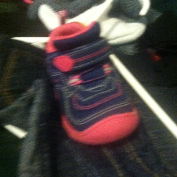 Profile Picture of Emmanuel Lara (@fresh21) on Poshmark