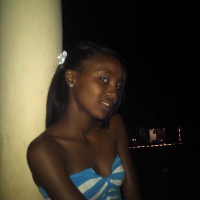 Profile Picture of Rosalia Medrano (@rosalinda_1996) on Twitter
