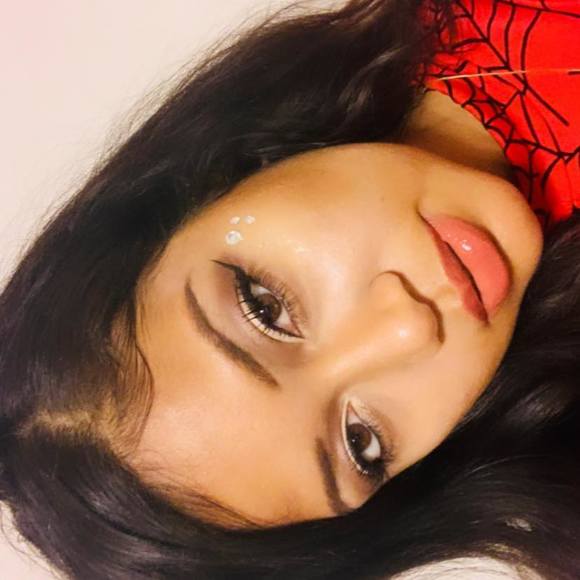 Profile Picture of Alexandra Freeman (@alexandraf712) on Poshmark