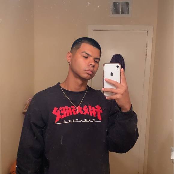 Profile Picture of Joel Quinones (@joelquinones92) on Poshmark