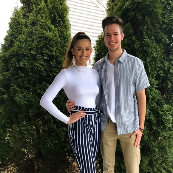 Profile Picture of Briana Bowyer (@briana_bowyer) on Poshmark