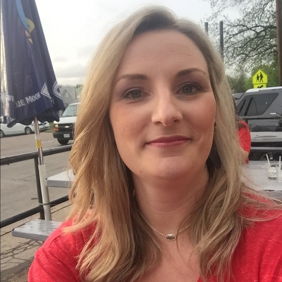 Profile Picture of Marcy Roberts (@mroro82) on Poshmark