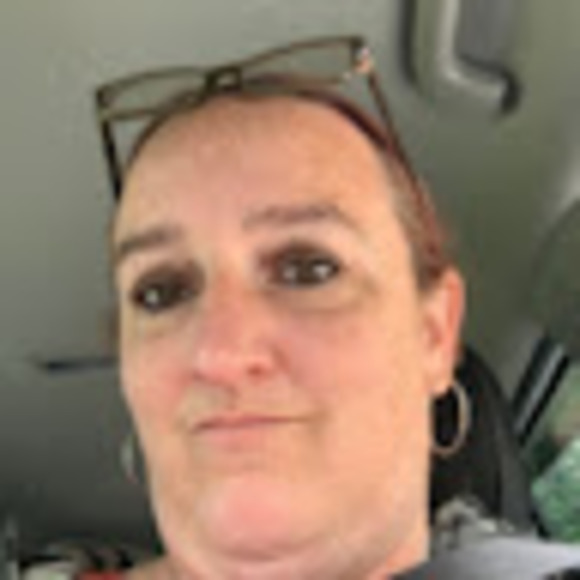 Profile Picture of Amanda Lokay (@amanda_lokay) on Poshmark